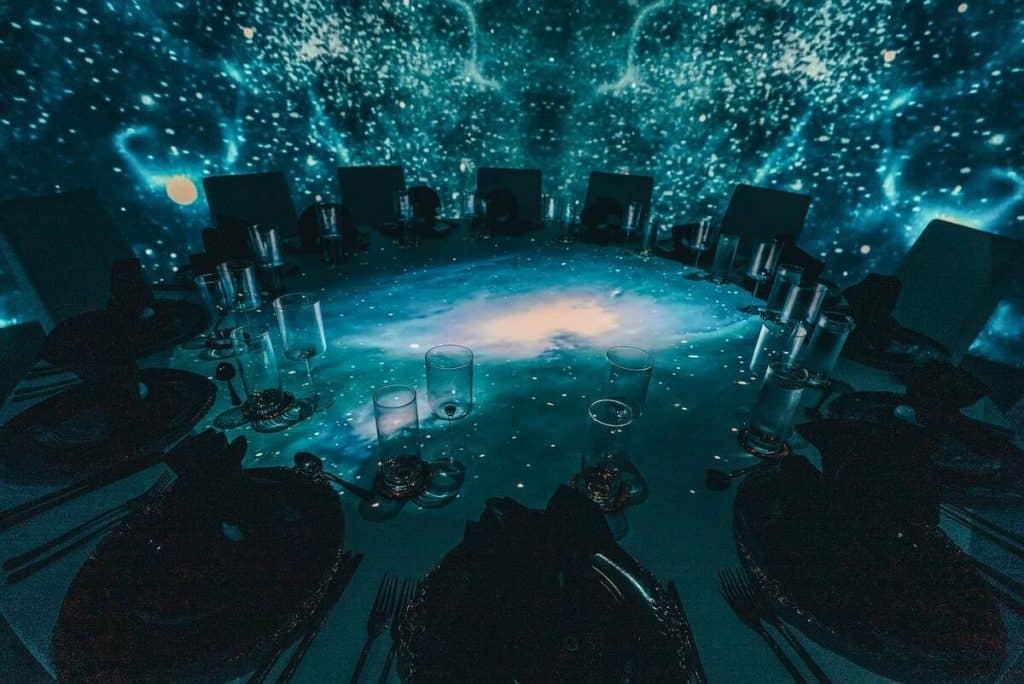 restaurant themed dining projection experience ideas